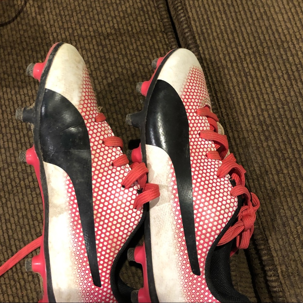 Size 11 girl’s soccer cleats